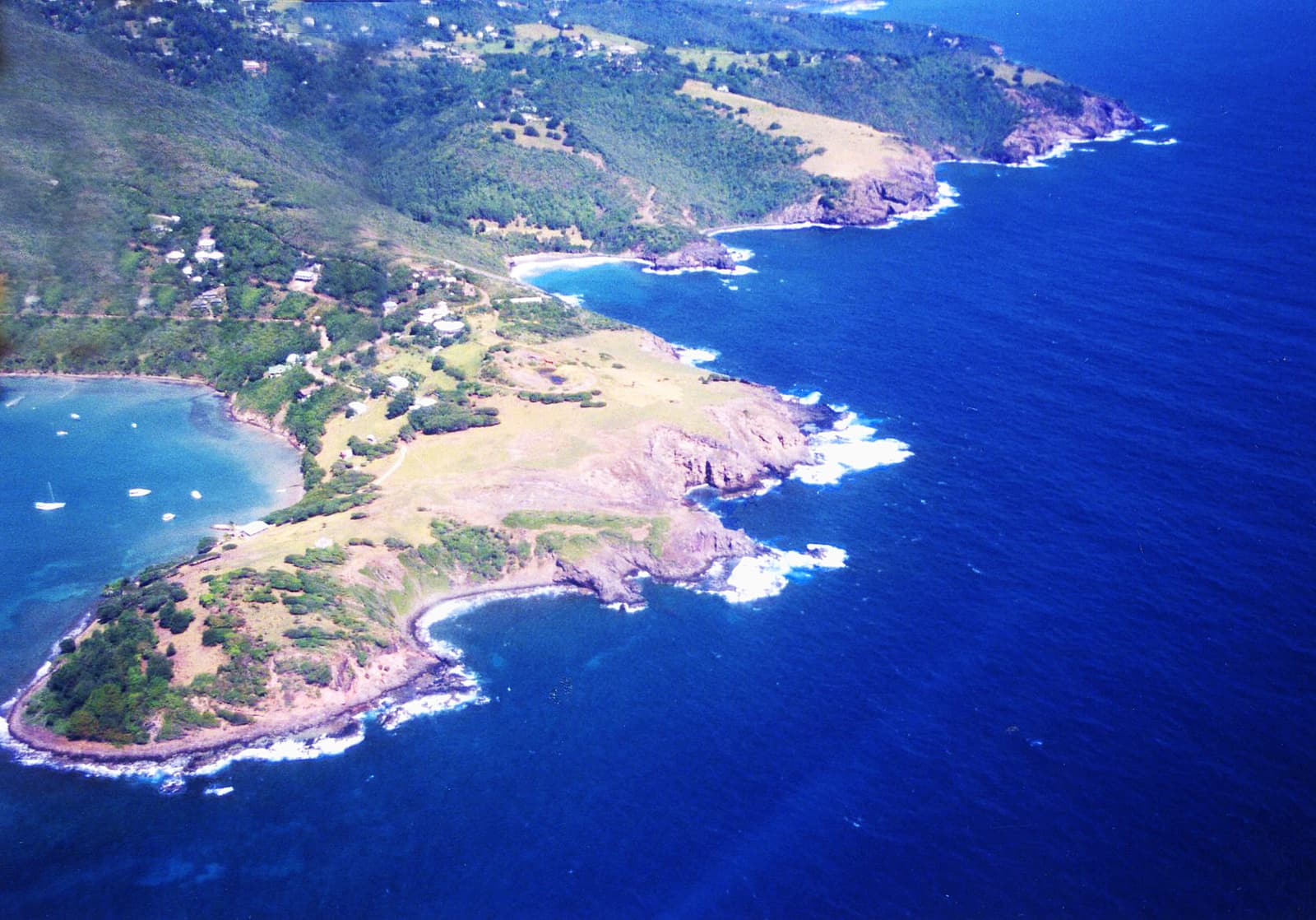 Friendship Bay und St. Hilaire Point an der Südküste von Bequia